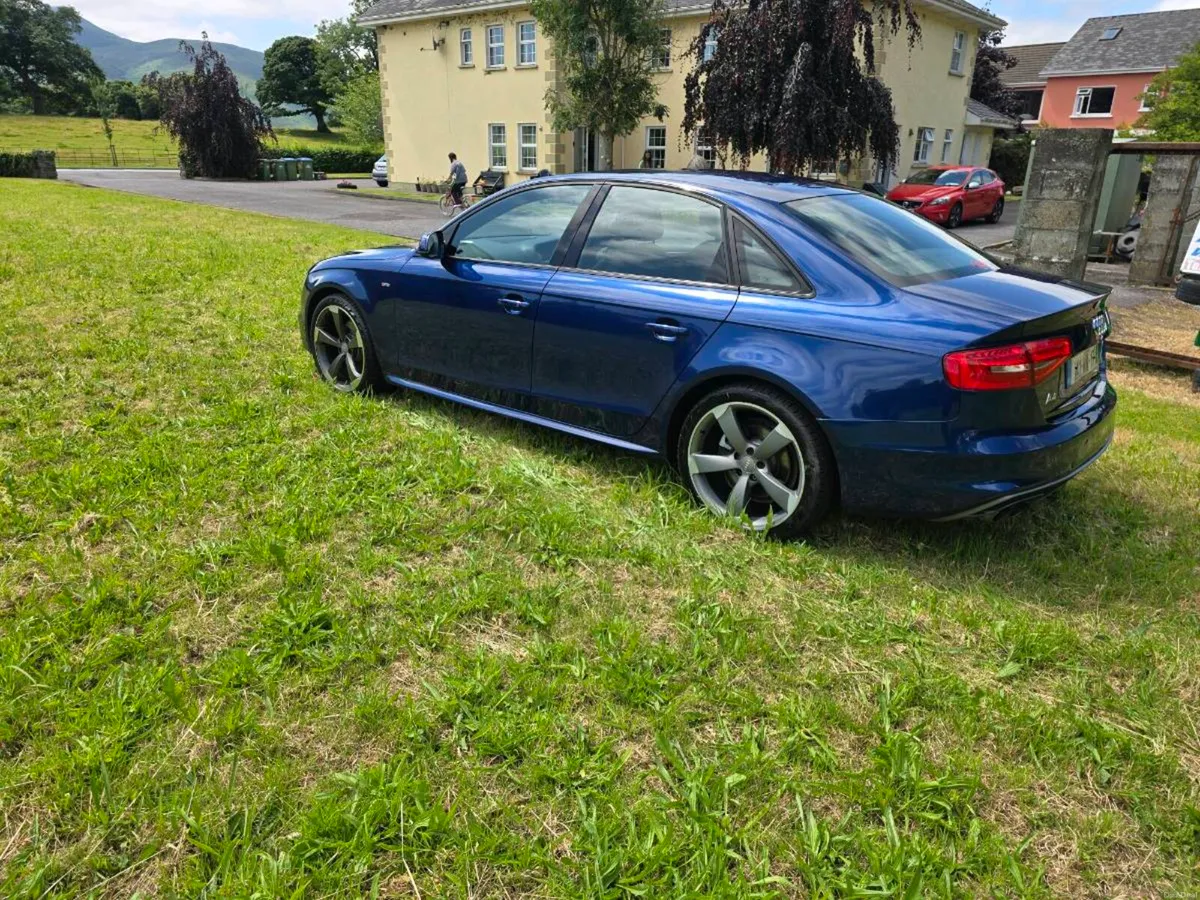 Audi A4 S line black edition 2 L Diesel - Image 3