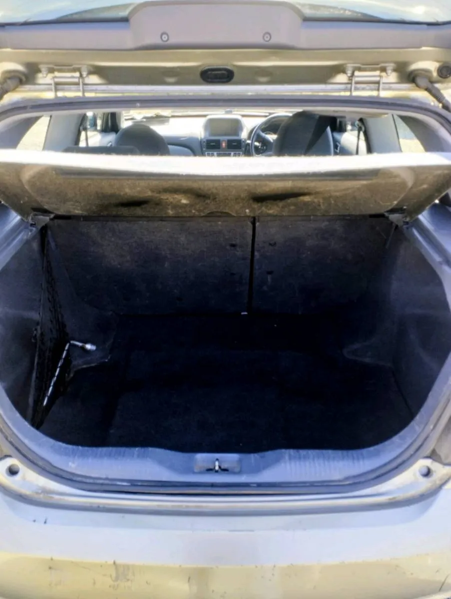 Car - Image 5