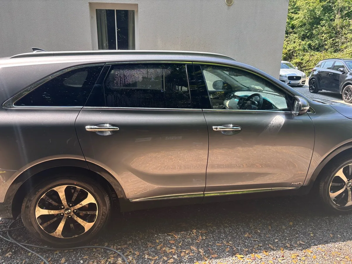 2016 Kia Sorrento 2.2 Automatic - 7 Seater - Image 3