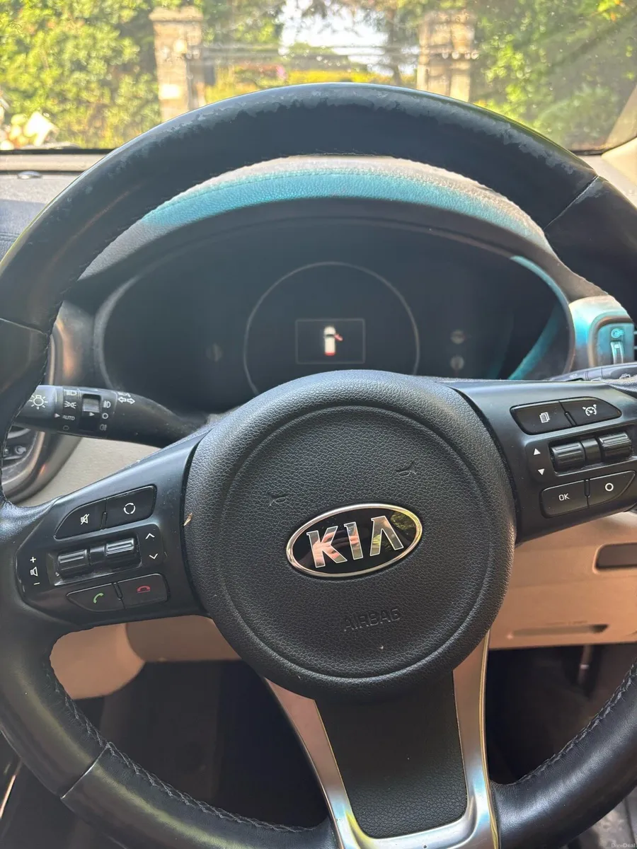 2016 Kia Sorrento 2.2 Automatic - 7 Seater - Image 5