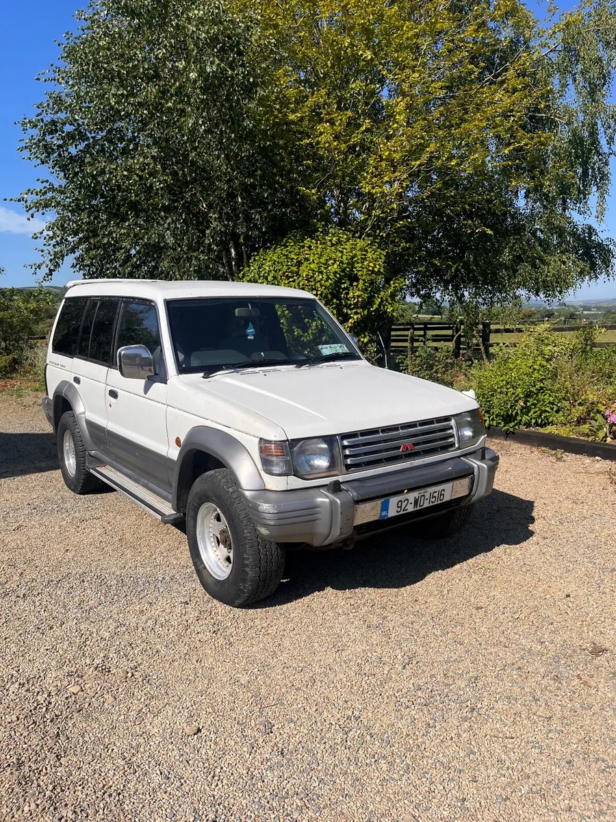Mitsubishi Pajero 4x4 Vintage - Image 1