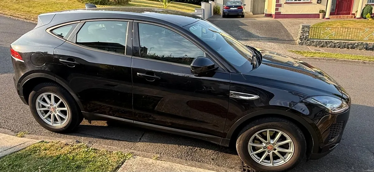 Jaguar E-Pace 2018 - Image 2