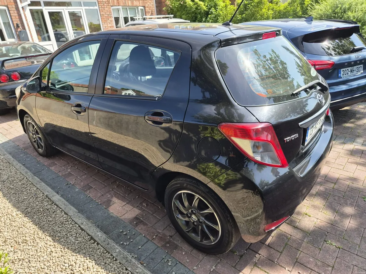 Toyota Yaris 2013 - Image 4