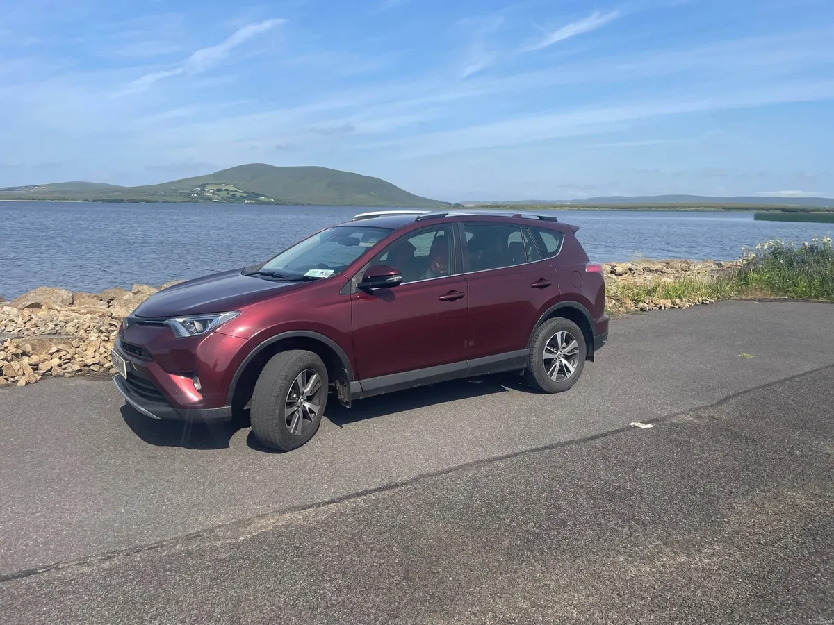 Toyota RAV4 luna sport 2017 - Image 2