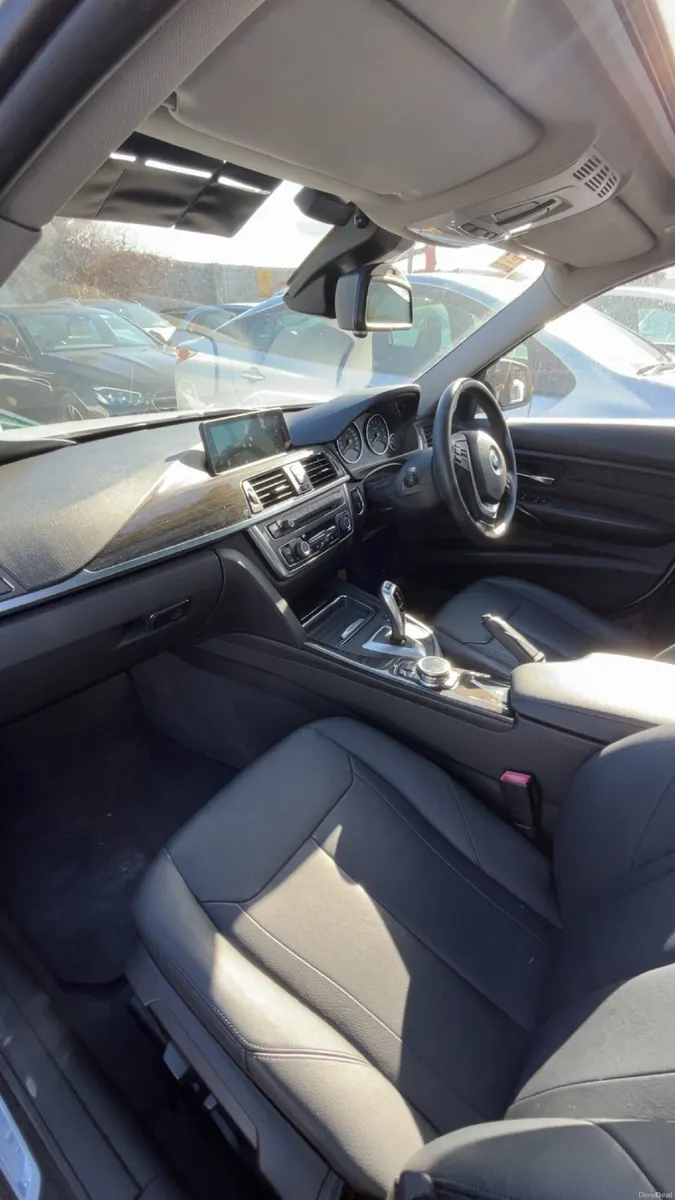 BMW 320i 2014 - Image 1