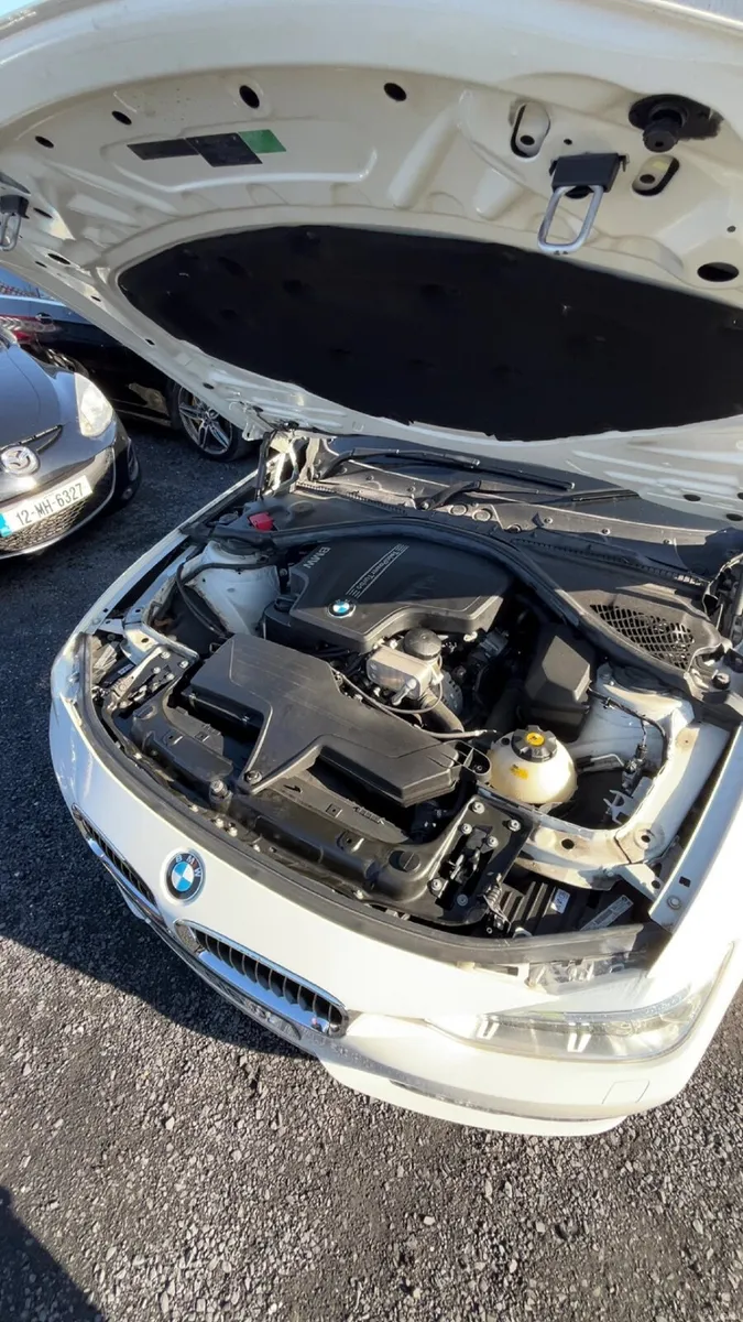 BMW 320i 2014 - Image 3
