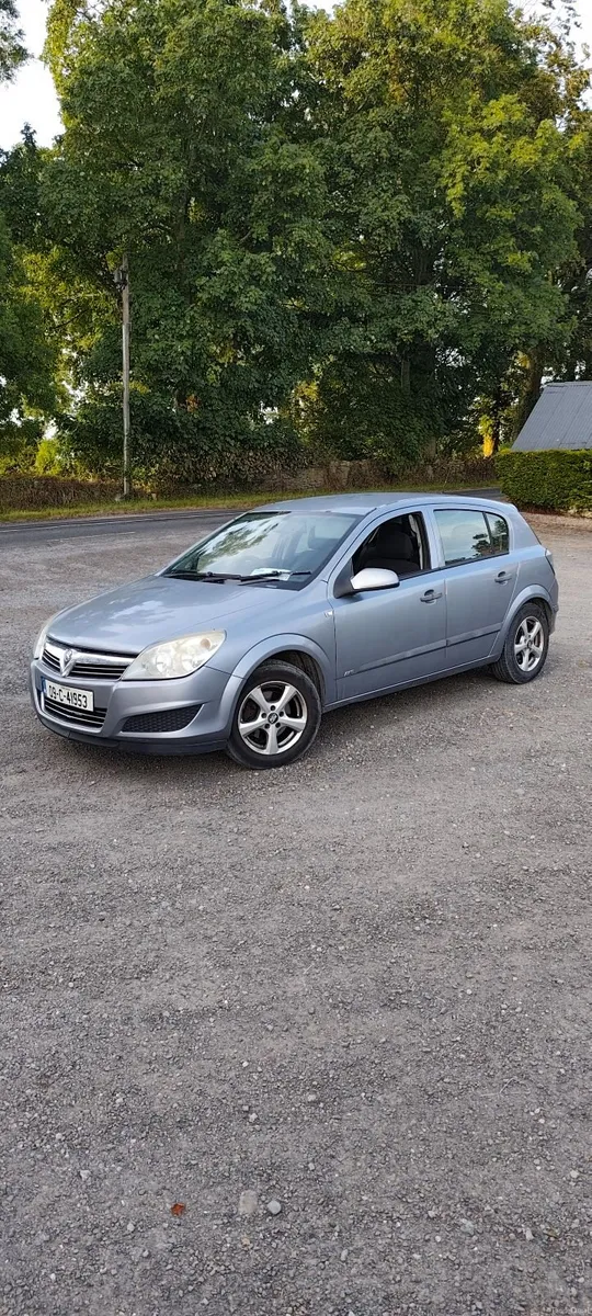 Vauxhall Astra 2009 - Image 1