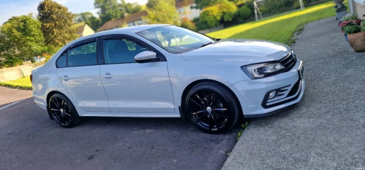 Volkswagen Jetta 2018 - Image 1