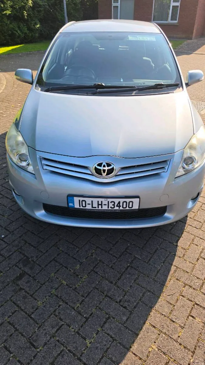 2010 Toyota Auris 1.3L Petrol | Very Low mileage - Image 3