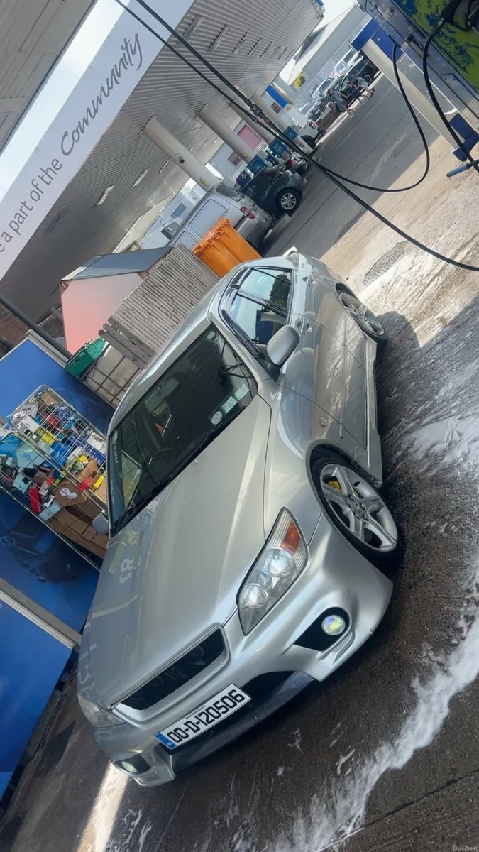 Lexus is200 - Image 1