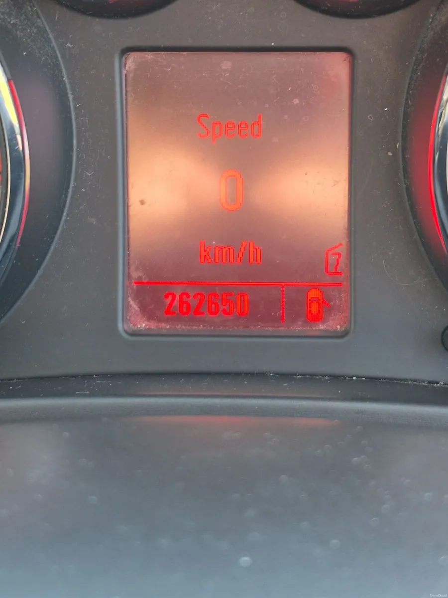 Vauxhall Insignia 2011 - Image 2