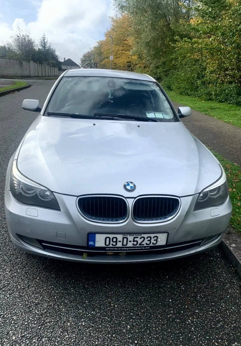 BMW 5-Series 2009 - Image 1