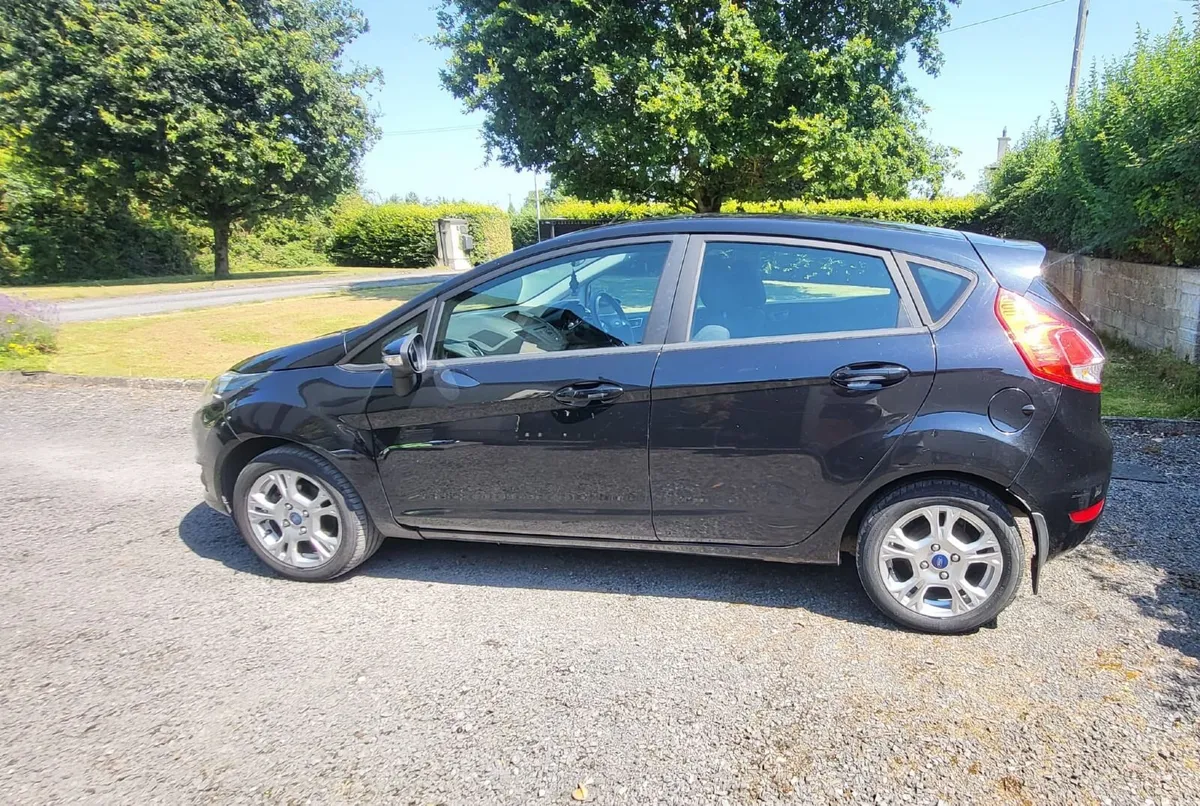 2014 Ford Fiesta - Great starter car - Image 5