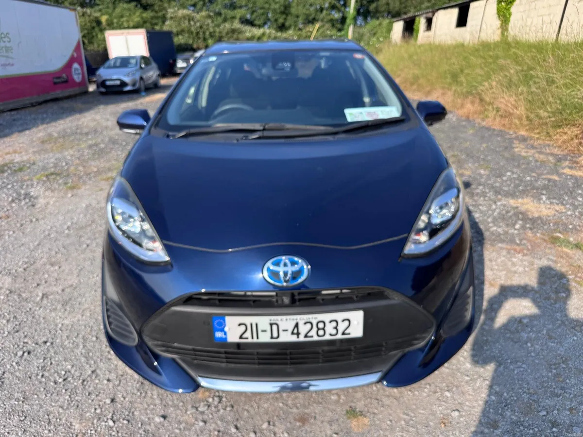 Toyota Aqua 211 - Push start with 360 camera - Image 1