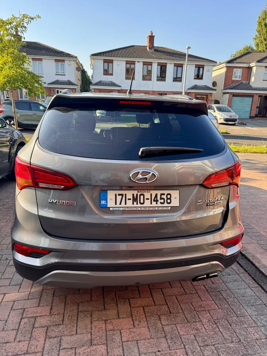Hyundai Santa Fe EXECUTIVE 7 seater - Image 4