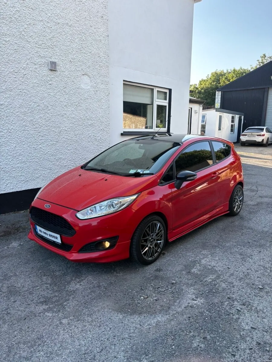 FORD FIESTA 2016 RED EDN 140 - Image 1