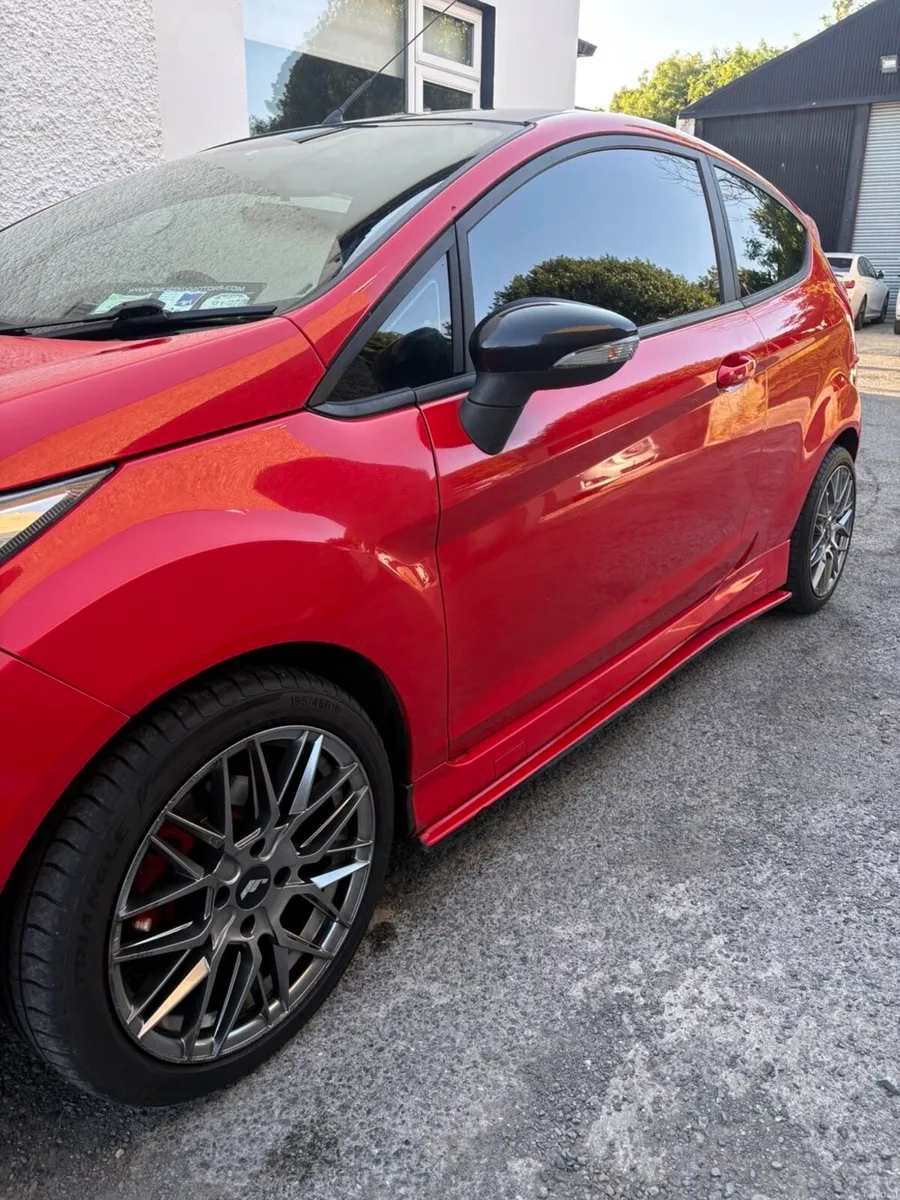 FORD FIESTA 2016 RED EDN 140 - Image 3