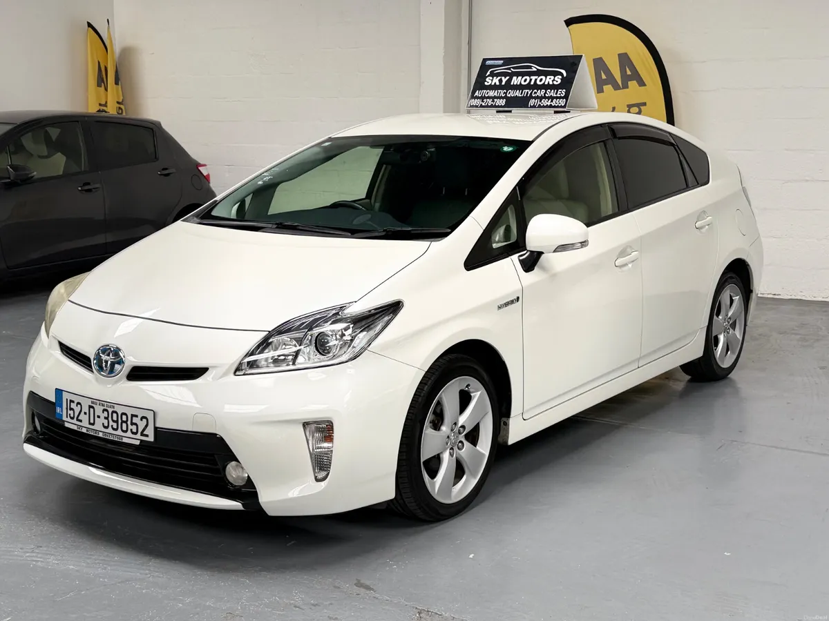 2015 Toyota Prius 1.8 Hybrid Automatic,Top Specs - Image 4