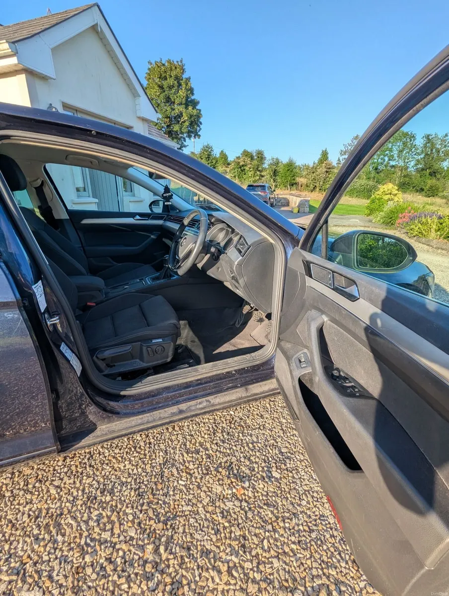 Volkswagen Passat 2016 - Image 5