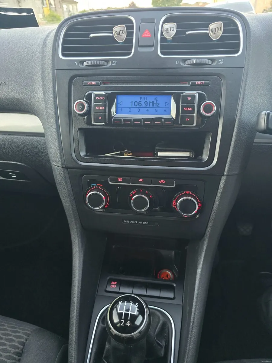 Volkswagen Golf 2009 1.6 tdi test and tax - Image 3