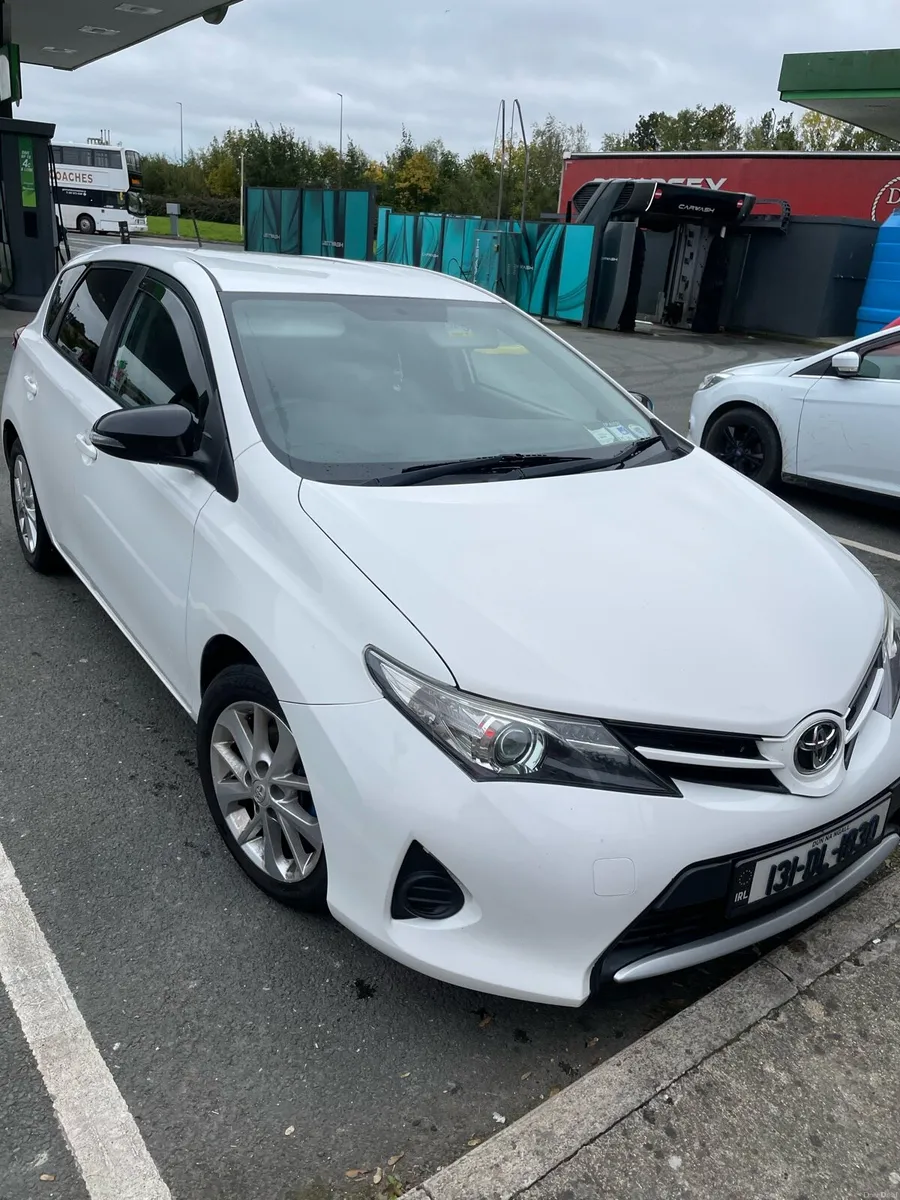 Toyota Auris NCT 09/27 - Image 1