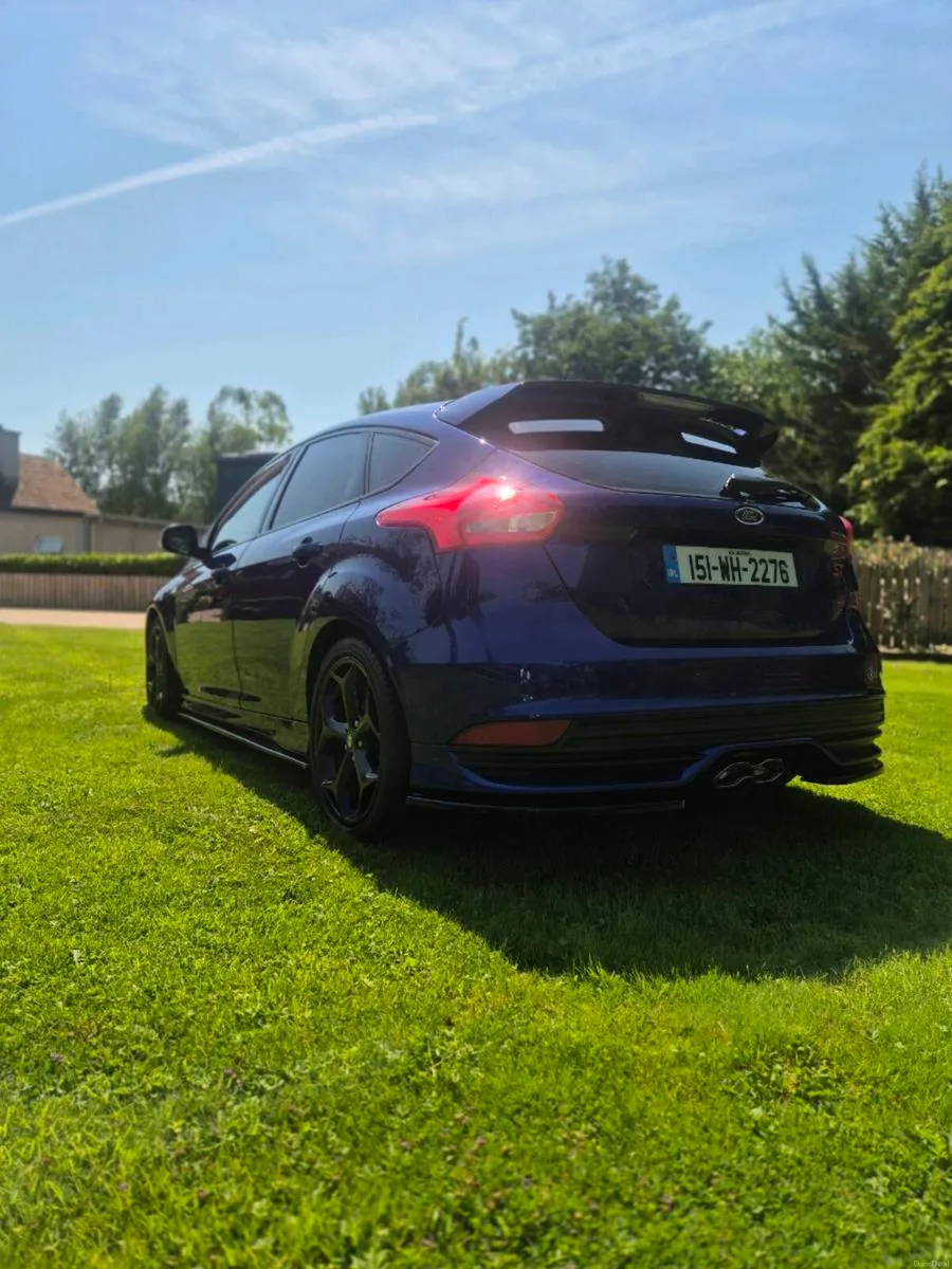 St focus - Image 4