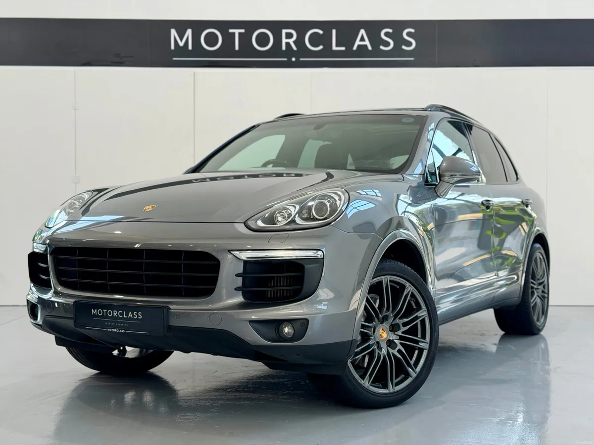 2017 Porsche Cayenne 3.0D Platinum Edition Sunroof - Image 3