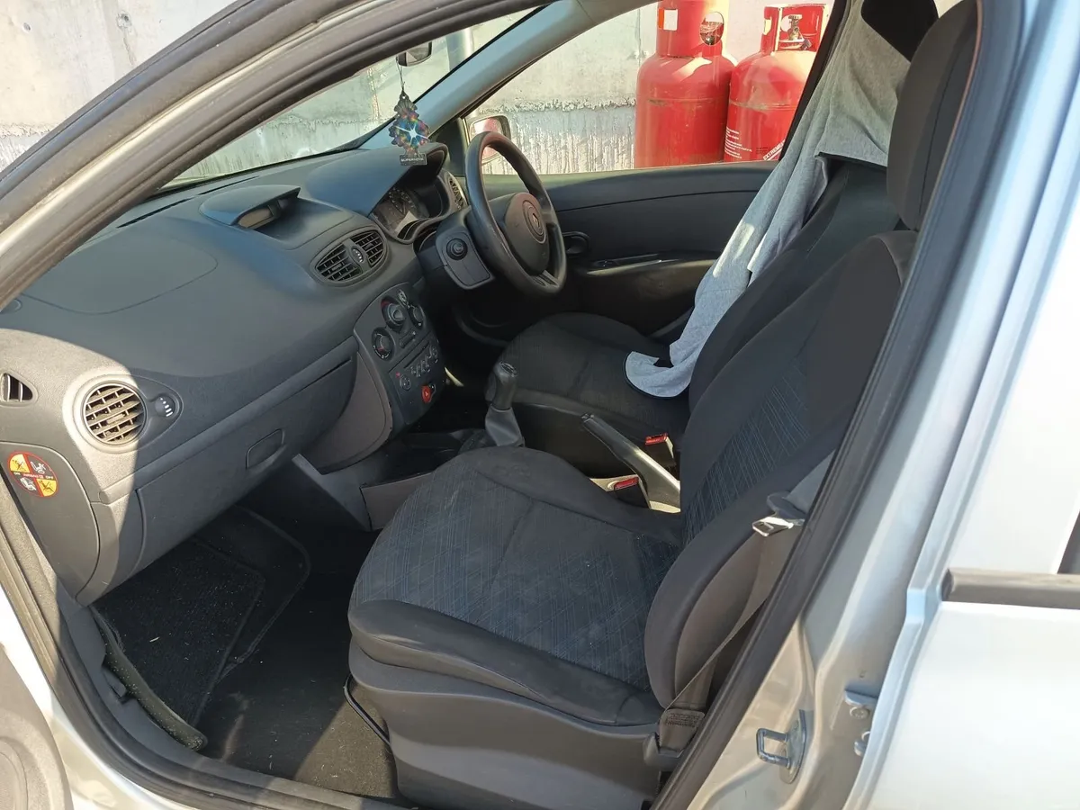 Renault Clio 2008 - Image 2