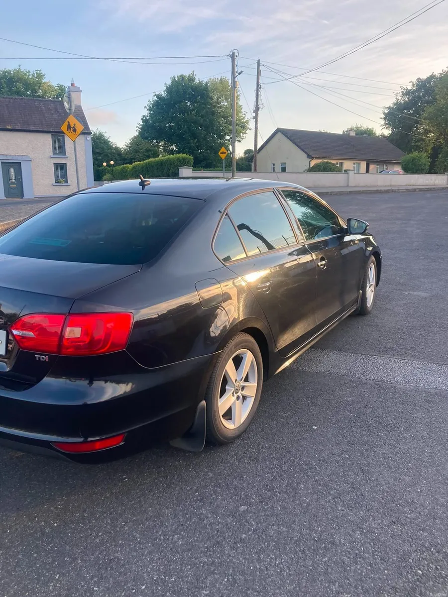 Volkswagen Jetta 2014 - Image 3