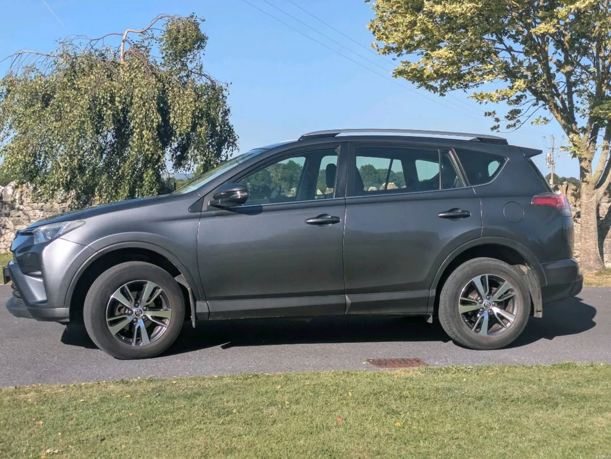 2017 Toyota RAV4 2.0 D-4D Luna Main Dealer History - Image 4