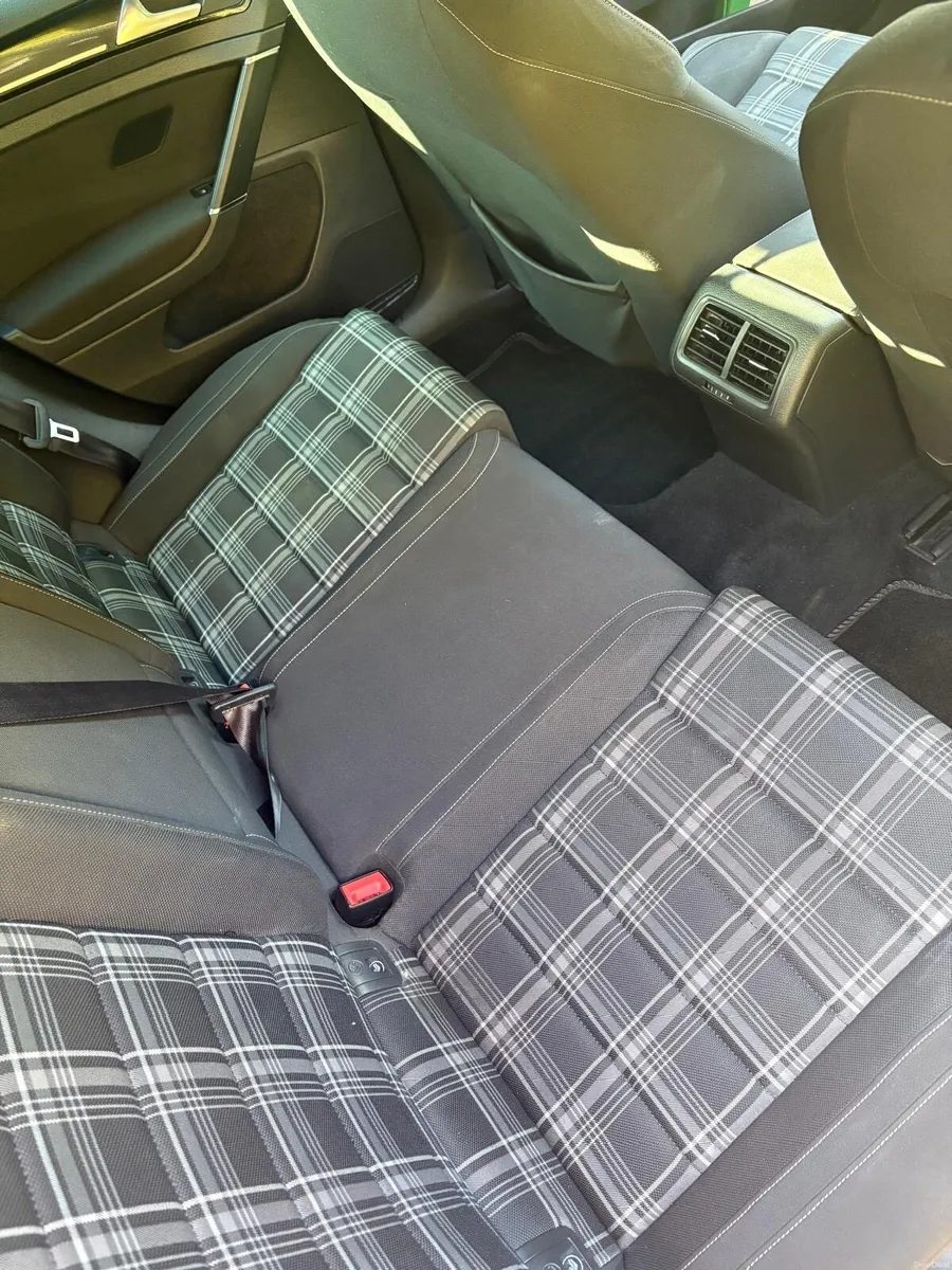 2014 Volkswagen Golf gtd - Image 4