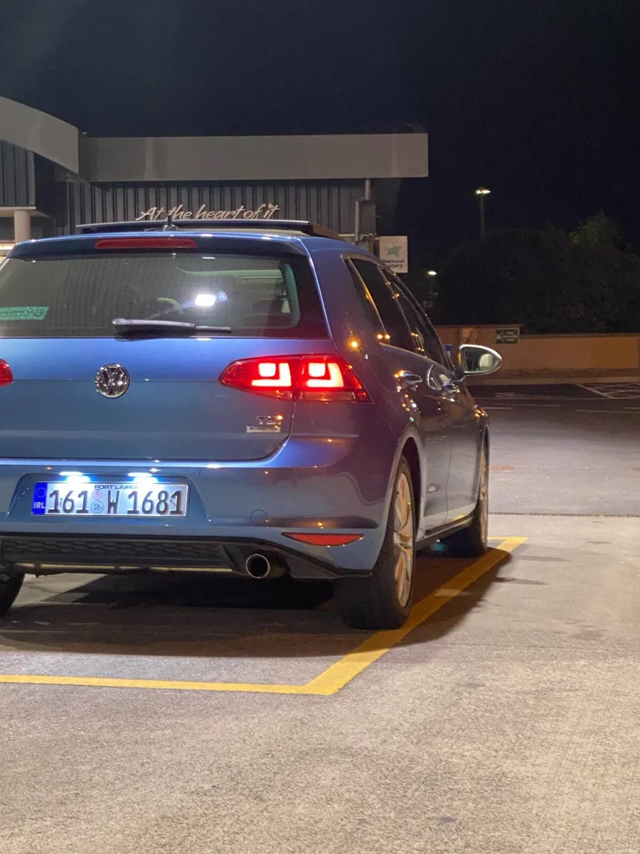 Volkswagen Golf 2016 1.2TSI Highline Panroof - Image 4