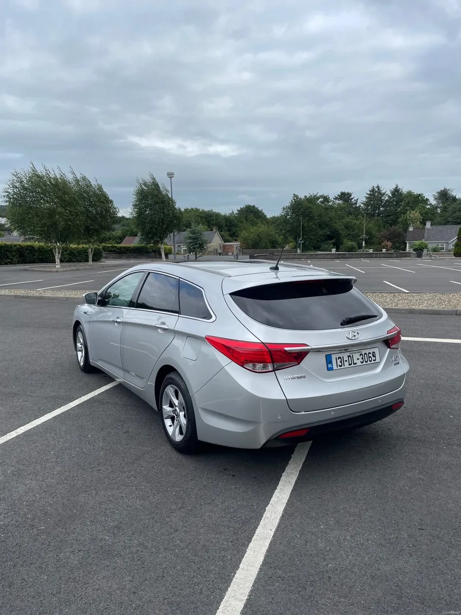 Hyundai i40 2013 - Image 2