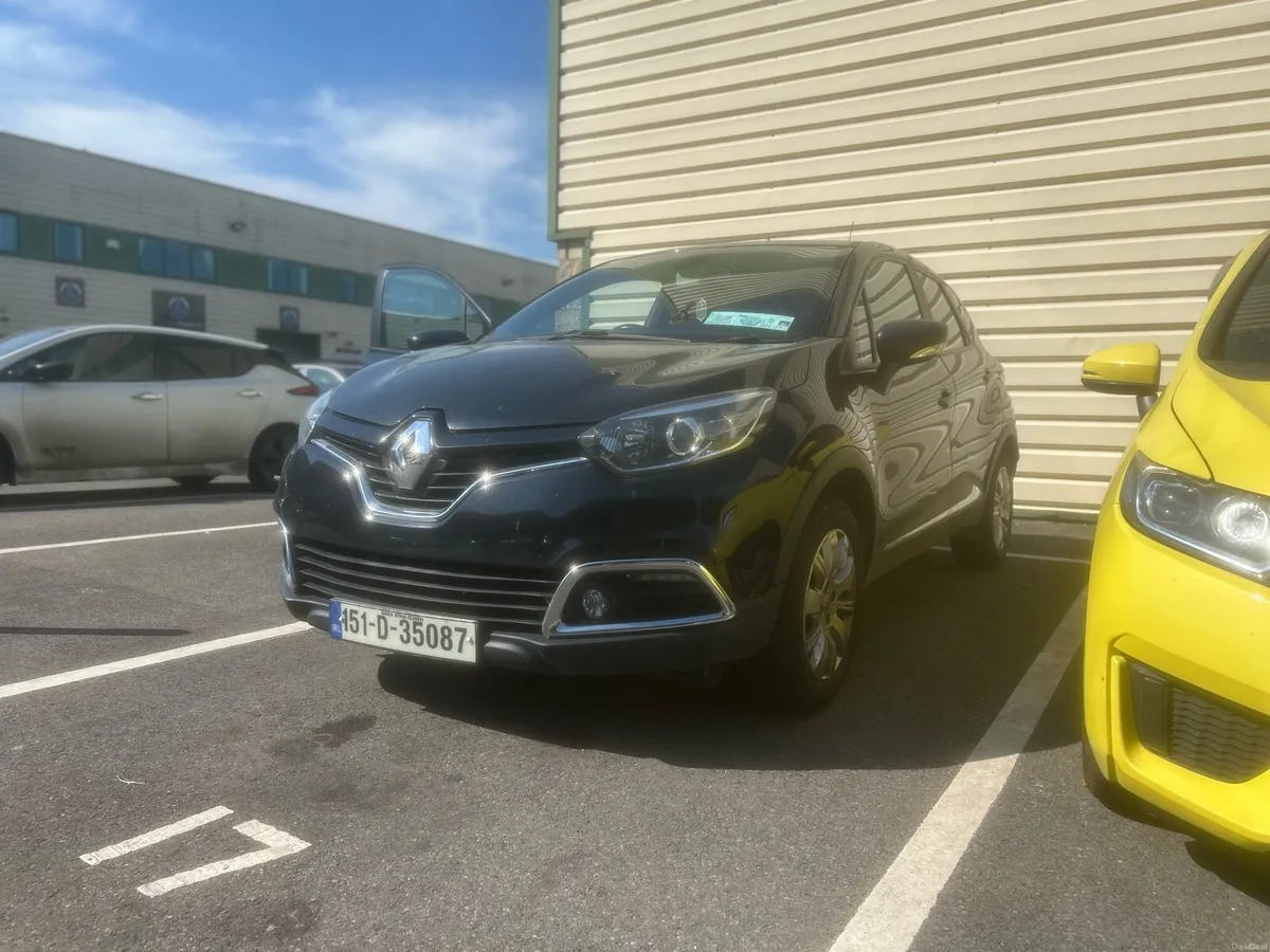Renault Captur - Image 1