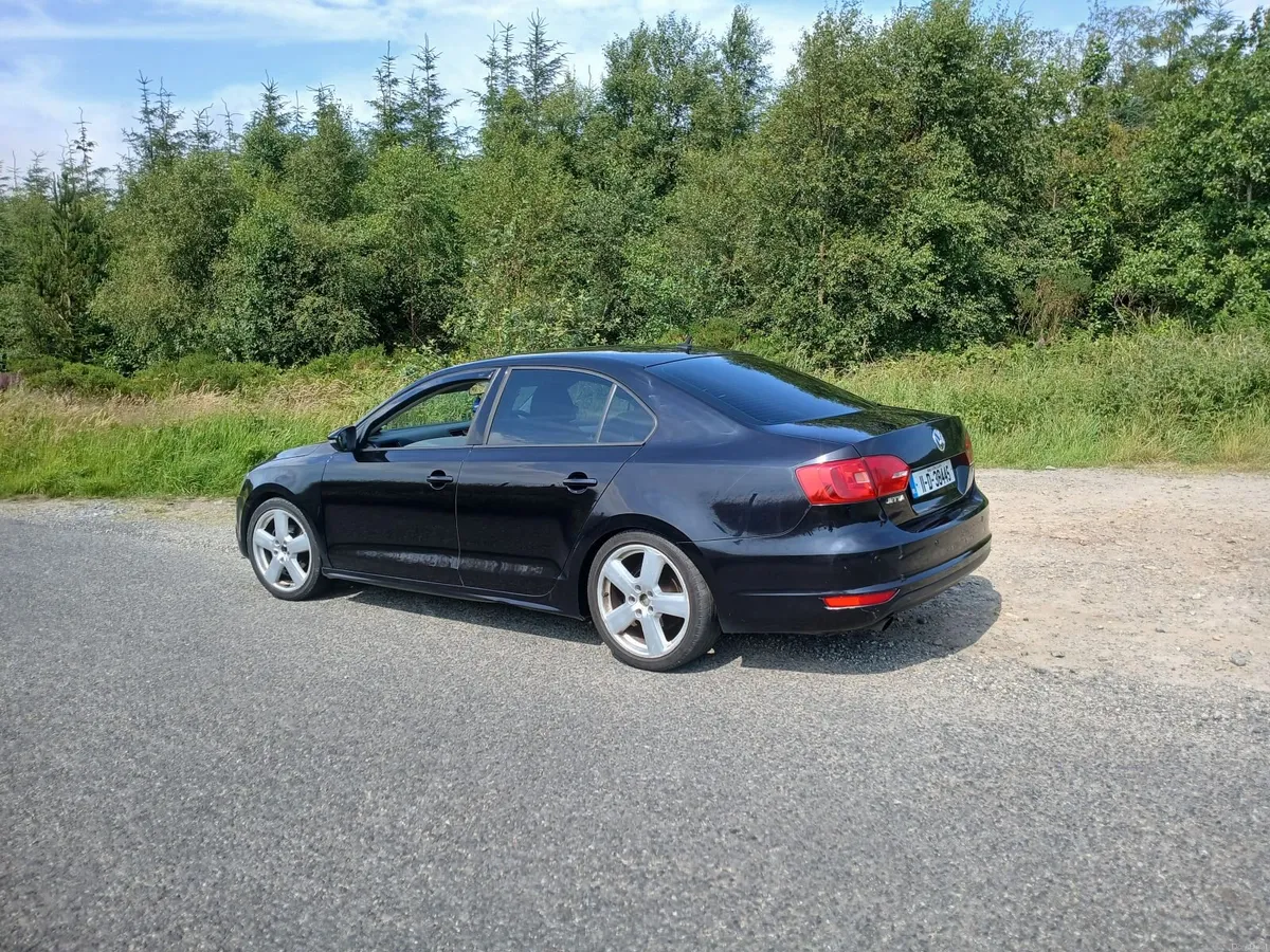 Volkswagen Jetta 2011 - Image 6