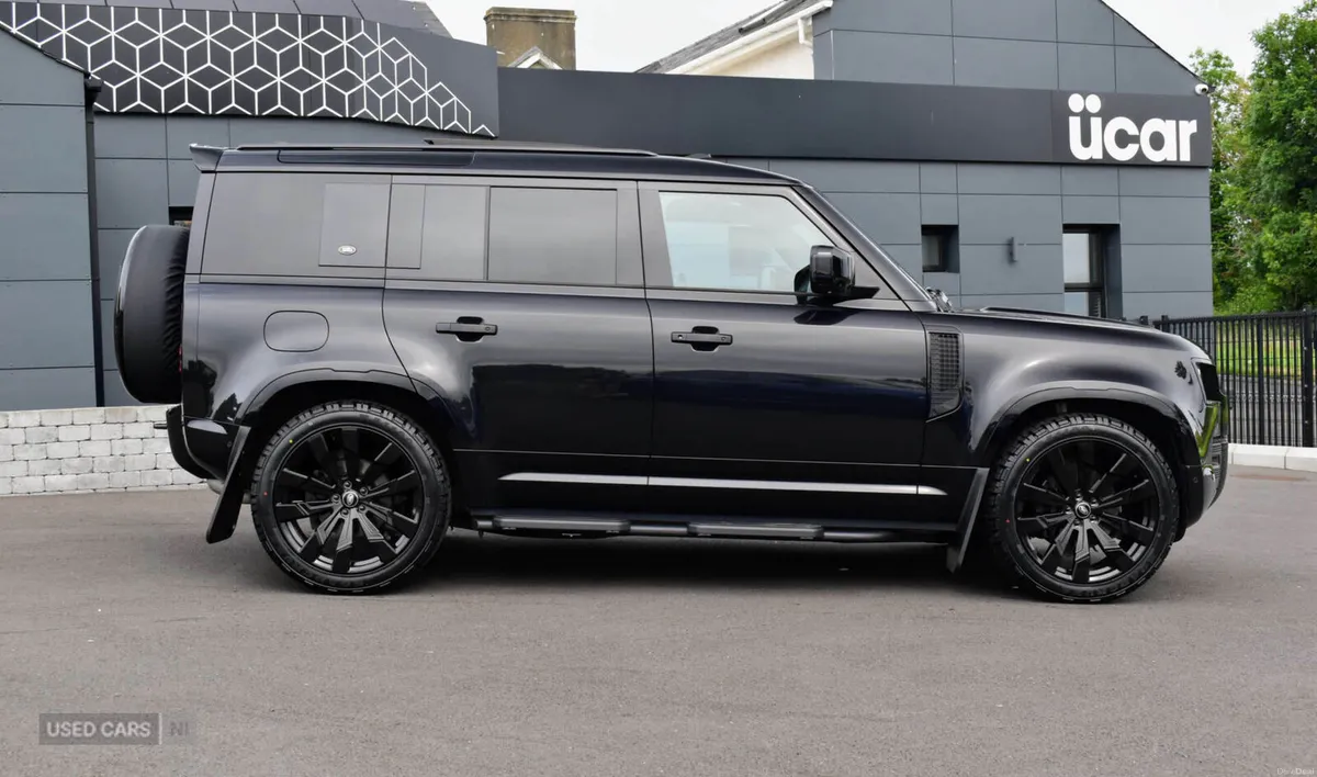 Land Rover Defender 3.0 Defender X-Dynamic SE D MH - Image 4