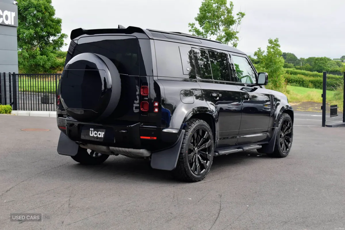Land Rover Defender 3.0 Defender X-Dynamic SE D MH - Image 5