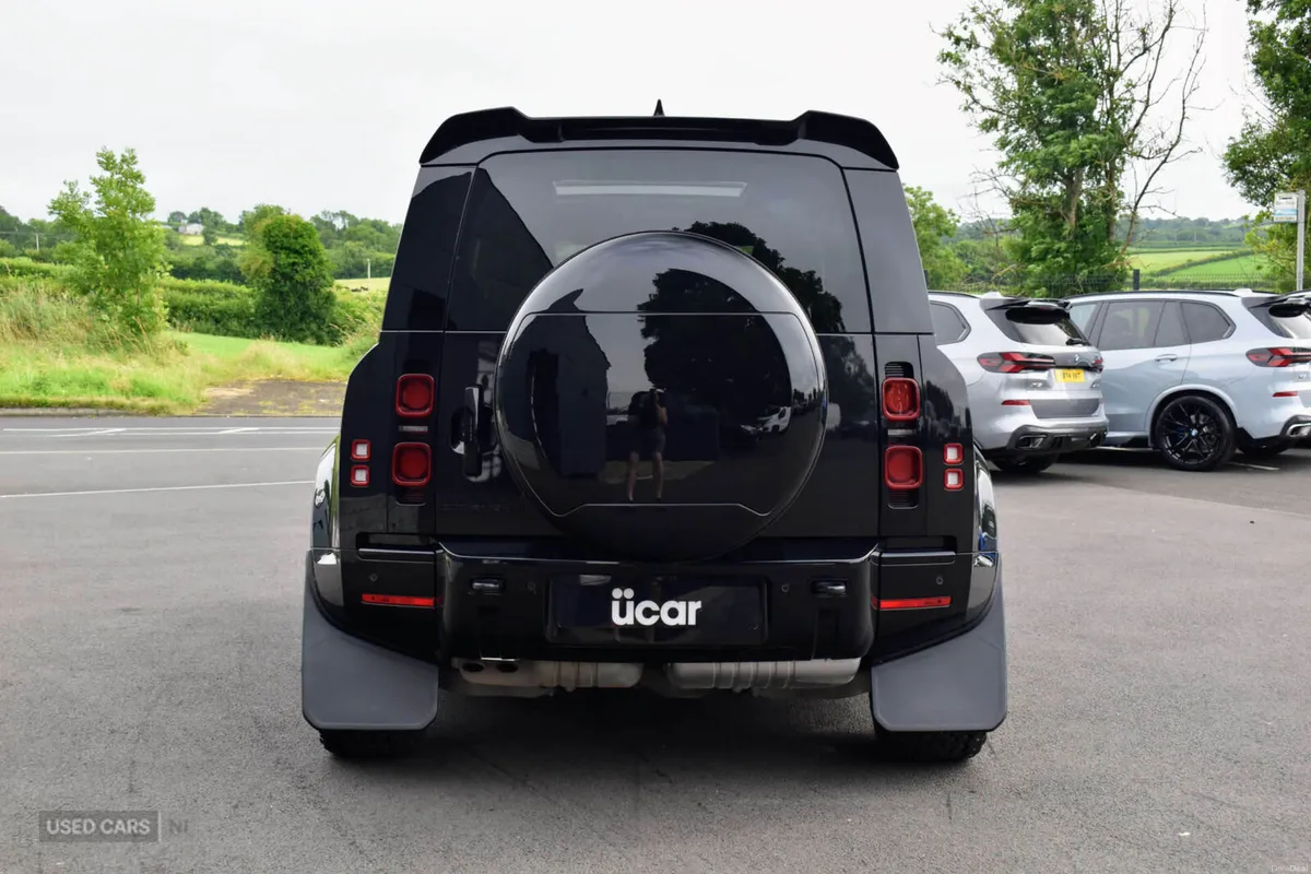 Land Rover Defender 3.0 Defender X-Dynamic SE D MH - Image 6