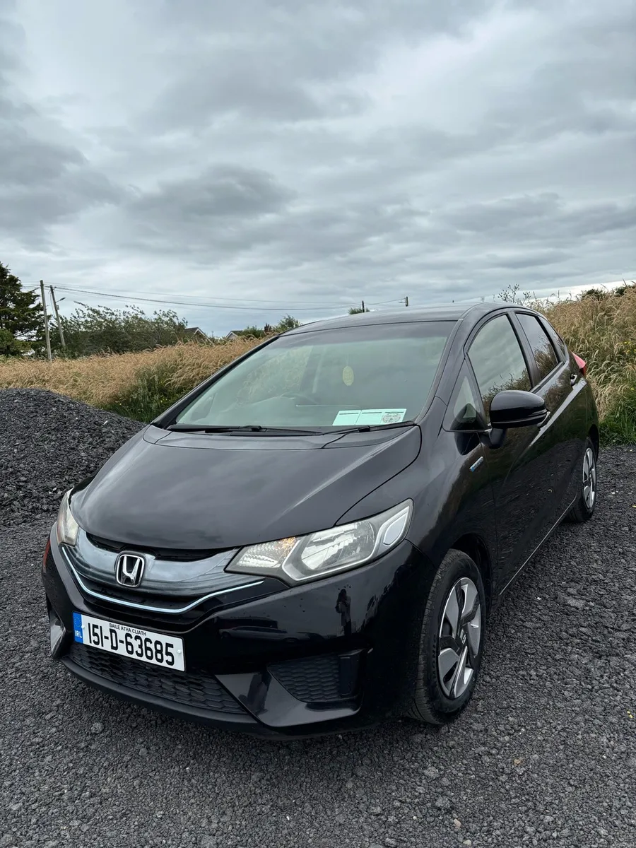 Honda Fit Hybrid Automatic - Image 3