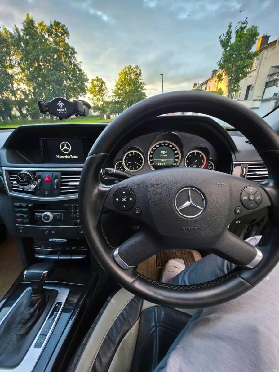 The car runs well, but the electrical system needs - Image 1