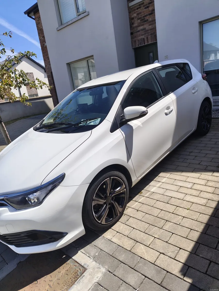 Toyota Auris - Image 2