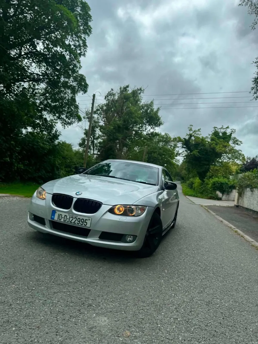 BMW 3-Series 2010 - Image 2