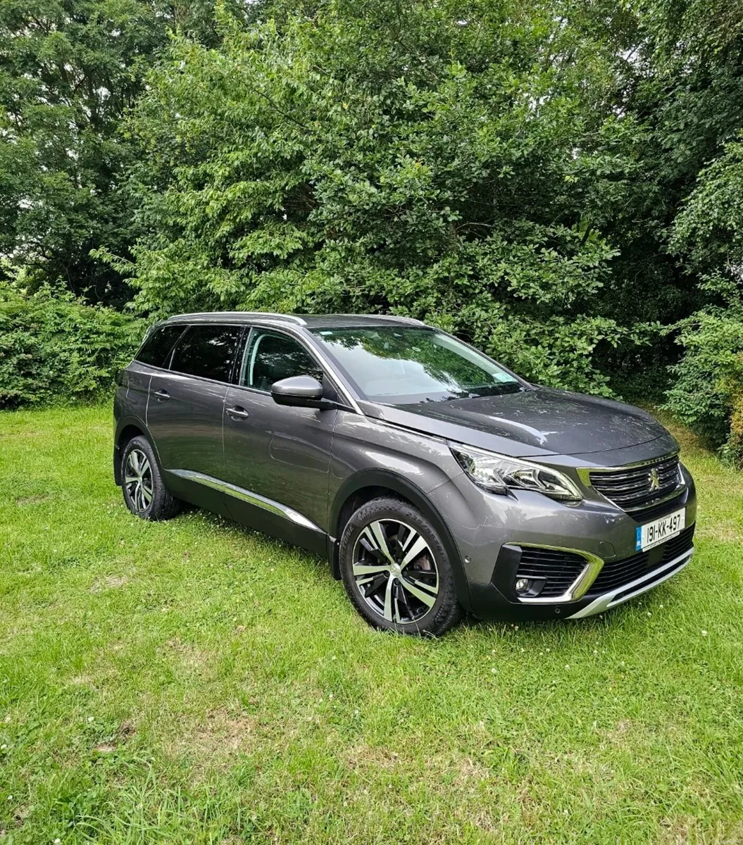 PEUGEOT 5008 ALLURE 1.5 BlueHDi 130 HP 7Seater - Image 3