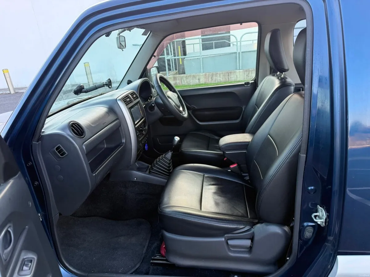 Suzuki Jimny 4WD - Image 5