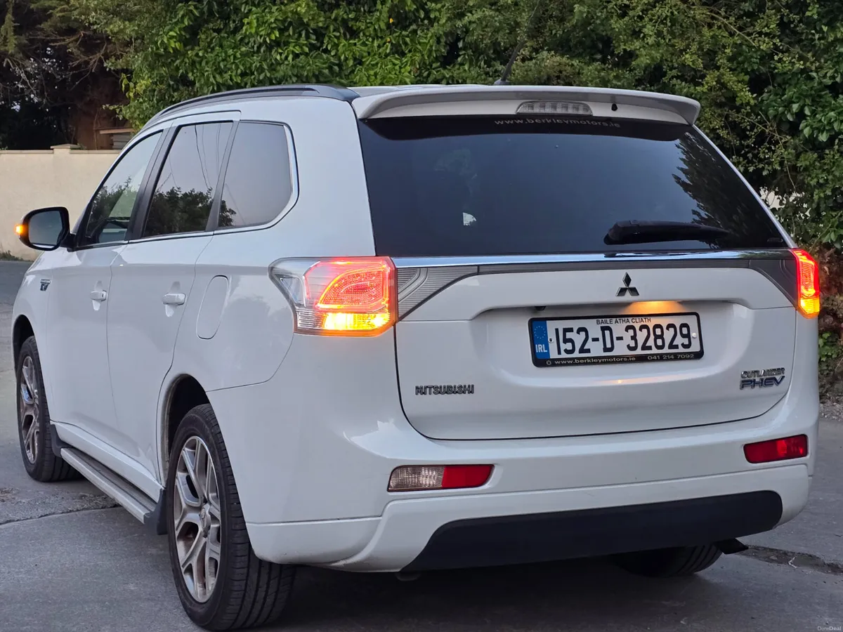 Mitsubishi Outlander 2015 hybrid.  Automatic €7900 - Image 1