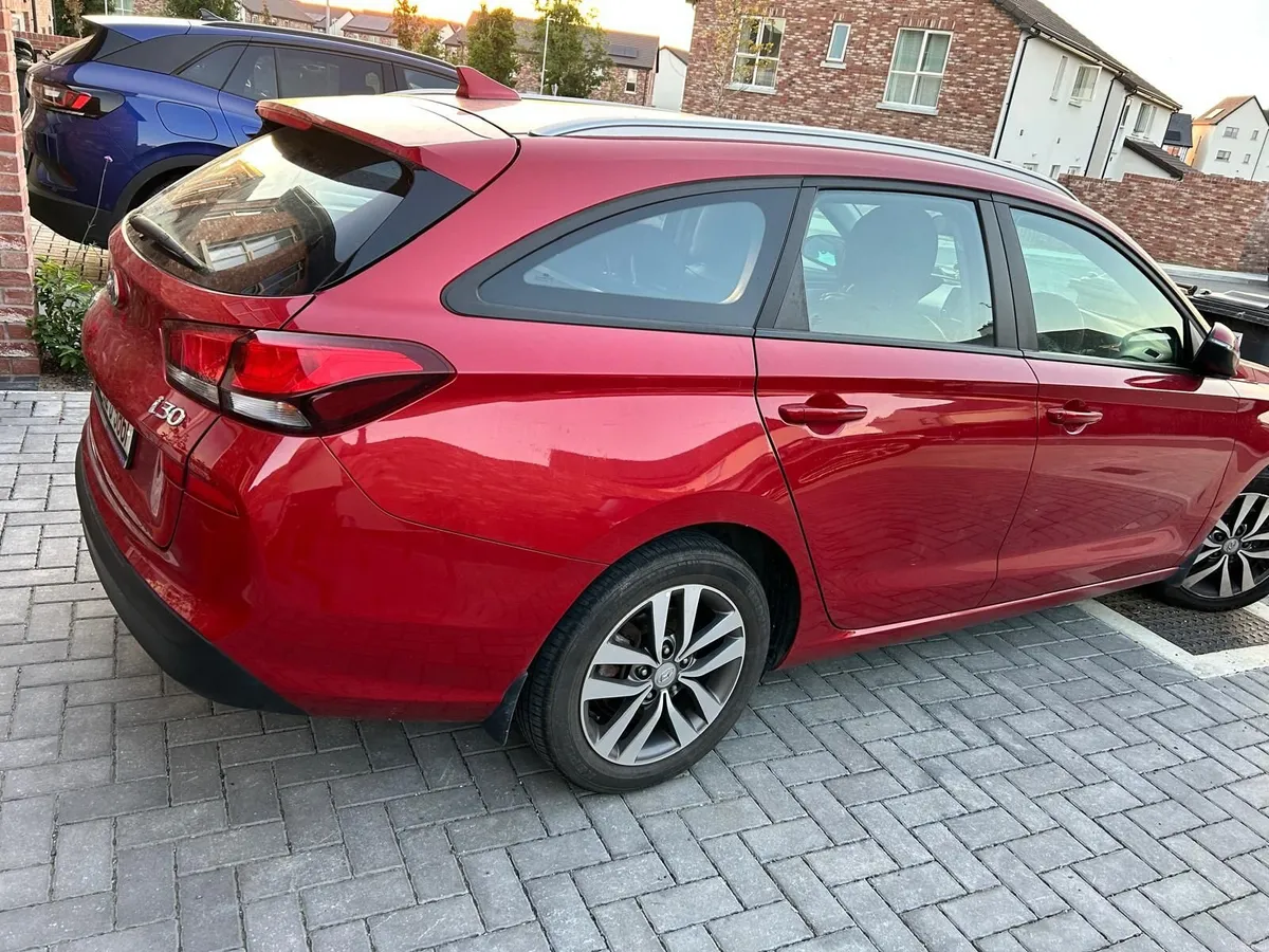 Hyundai i30 Tourer 5DR Petrol 2021 Excellent - Image 5