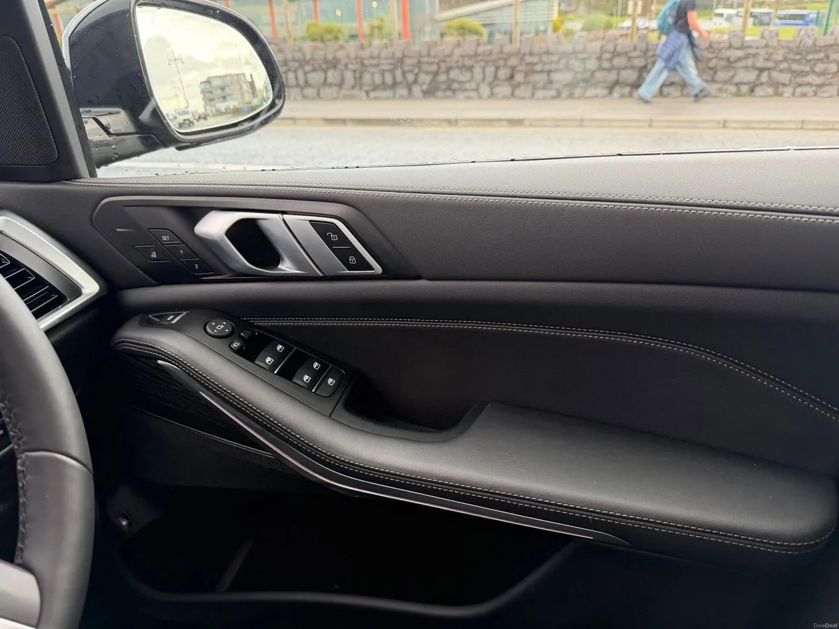 Car - Image 2