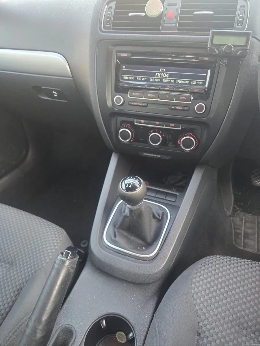 Volkswagen Jetta 2012 - Image 4