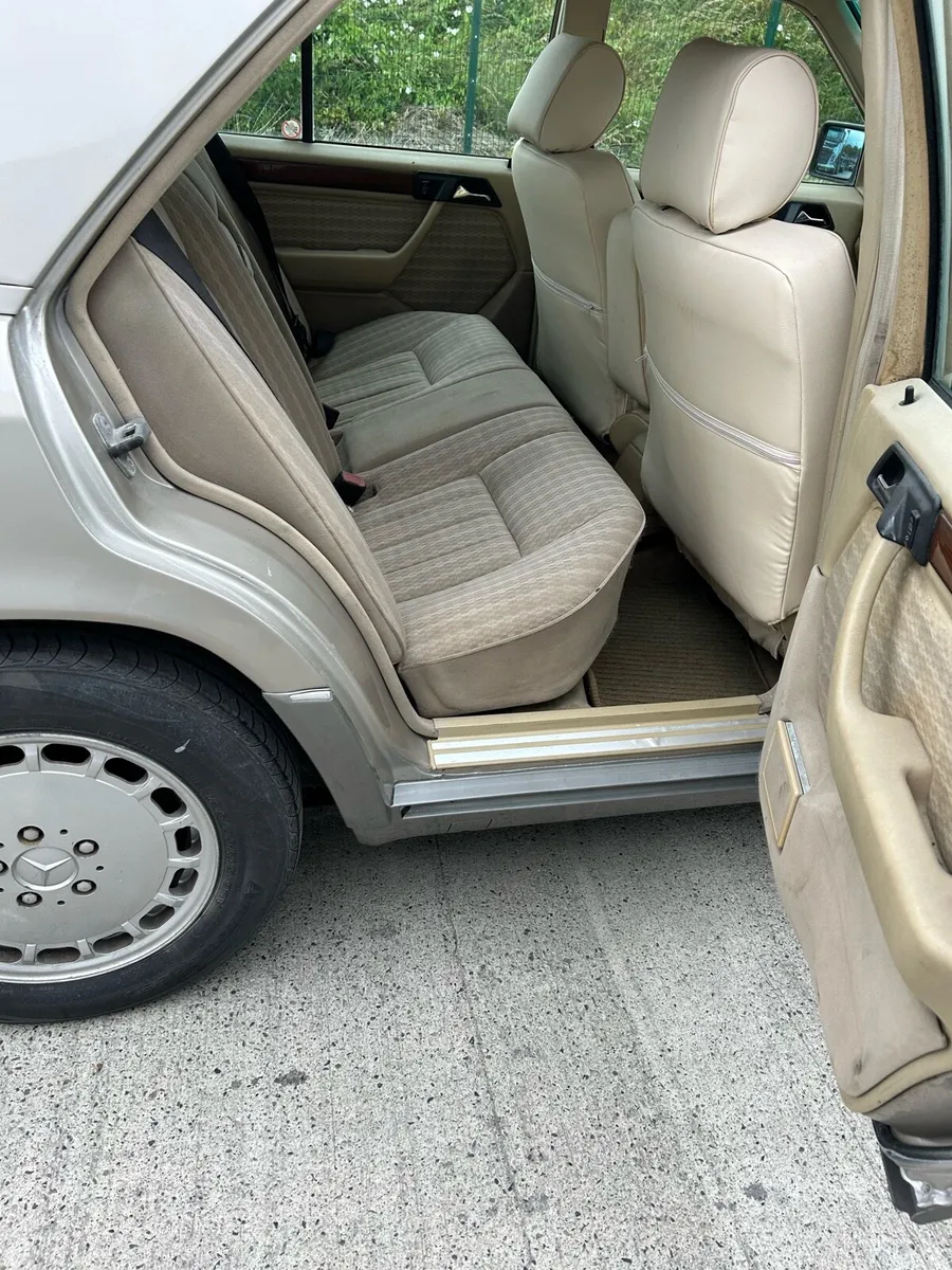 Car - Image 3
