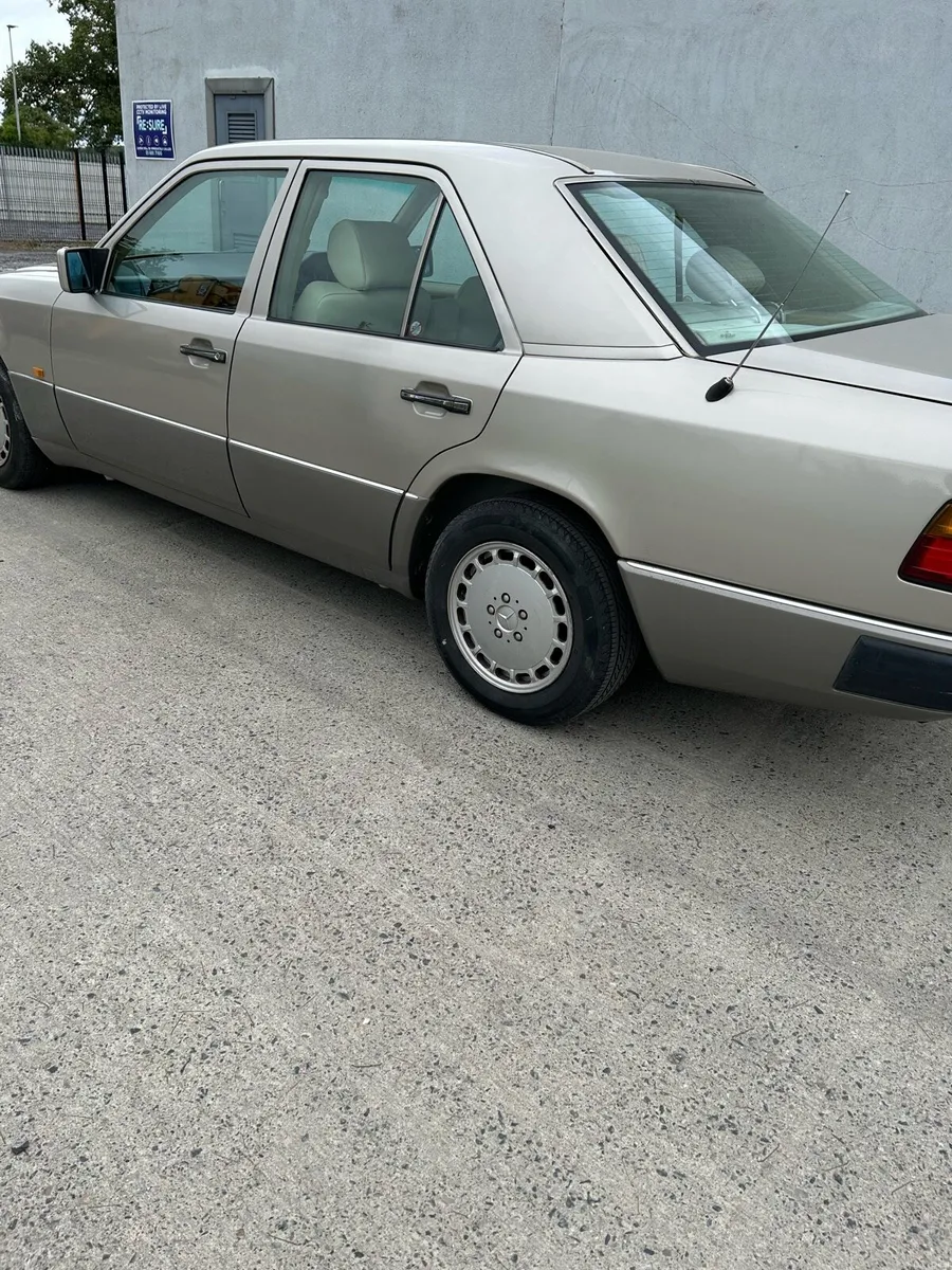 Car - Image 5